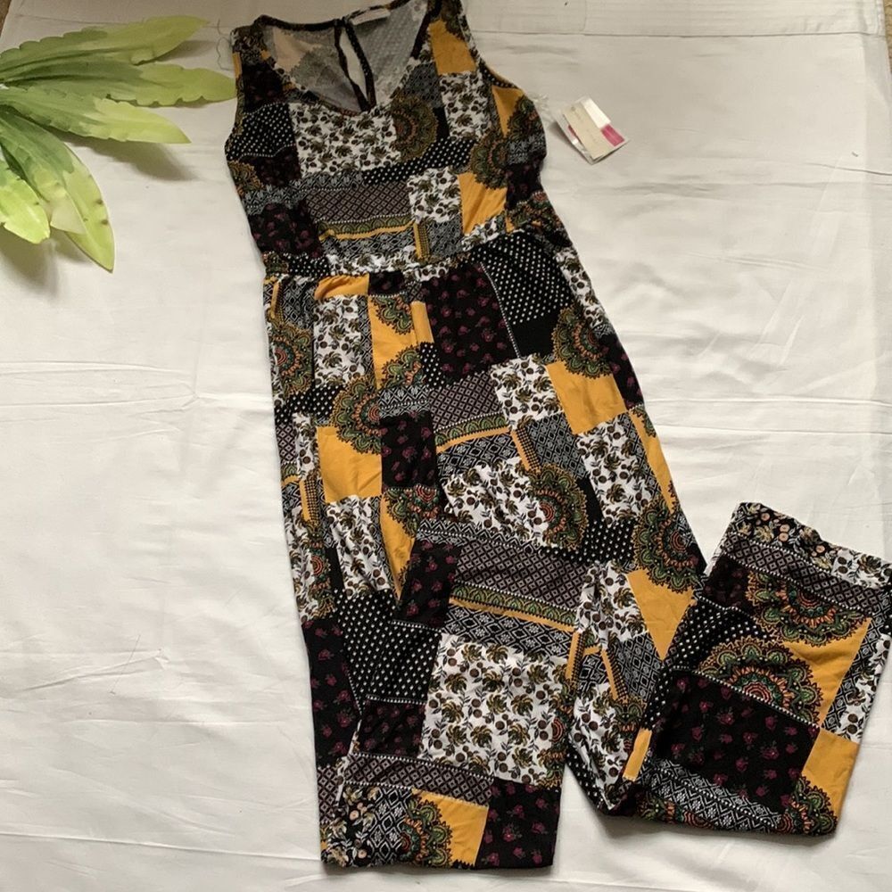 🌟nwt Bobbie Brooks Black/Multi Jumpsuit Romper⭐️